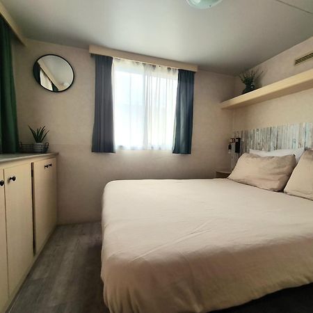 Comfortabele Familie Chalets Met Veranda Incl Airco Dichtbij Zee! Viareggio Exterior photo